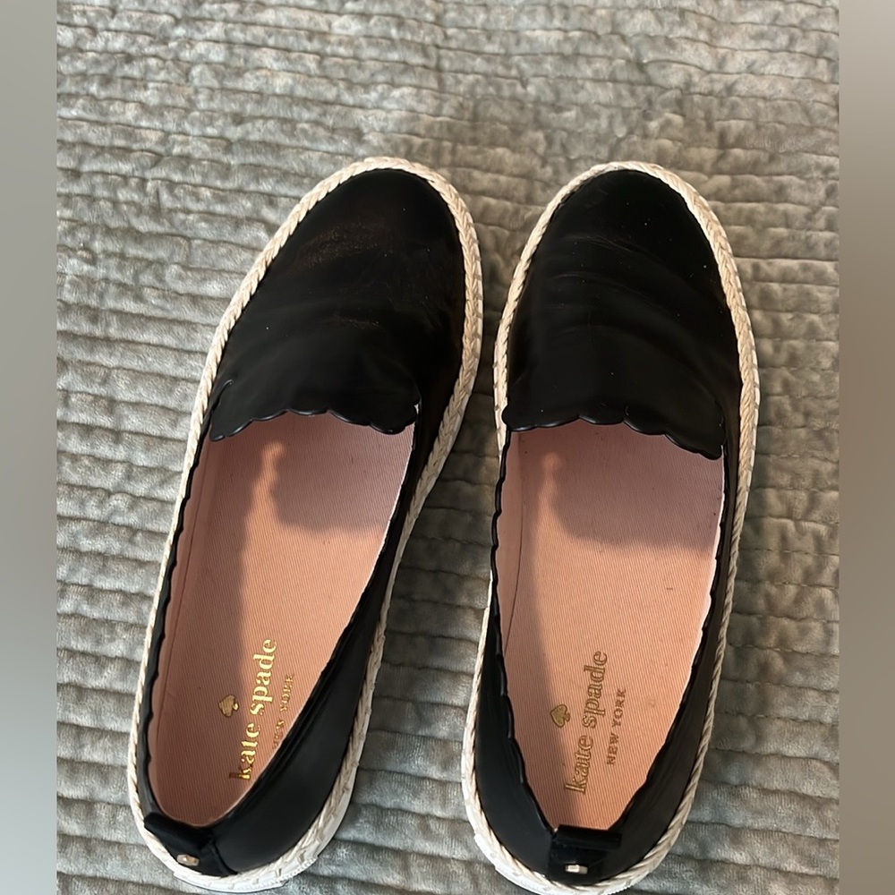 Kate spade loafer scalloped around top of shoe soft leather